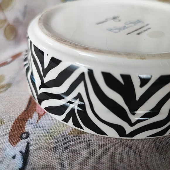 Good To Be Queen Cat Food Dish Trinket Tray Crazed Blue Sky Brand - Picture 6 of 7